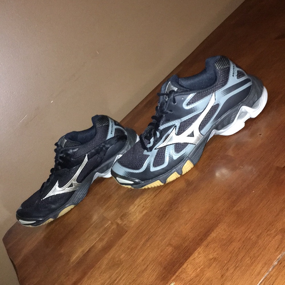 Women’s Mizuno Volleyball Shoes